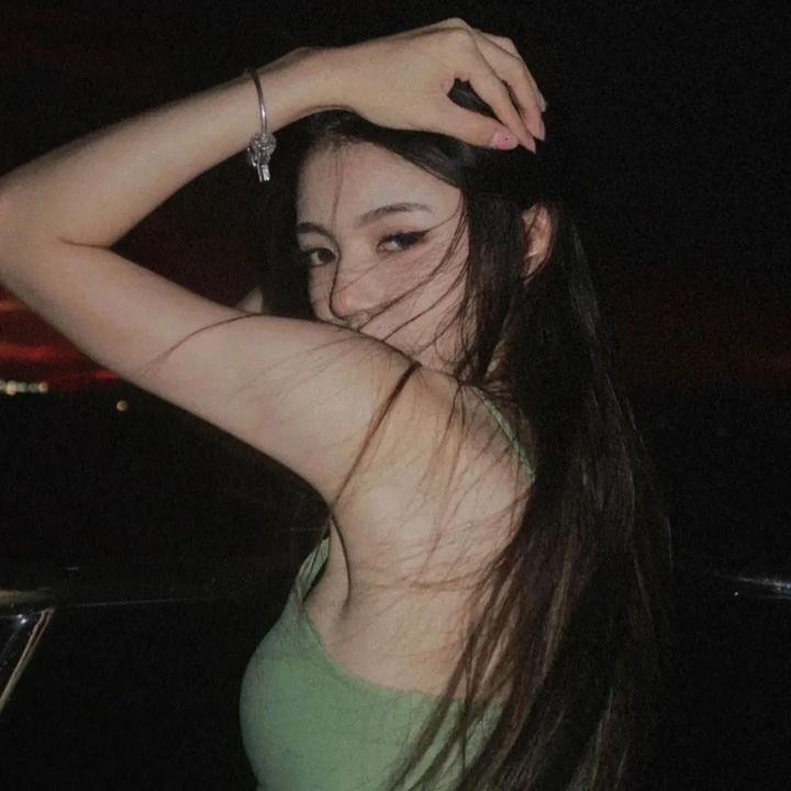 午夜下的刺花