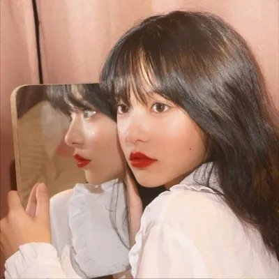 年轻女孩爱过来